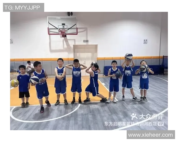 篮球之道:从技巧提升到团队协作全面剖析篮球运动的核心要素 篮球之道:从技巧提升到团队协作全面剖析篮球运动的核心要素
