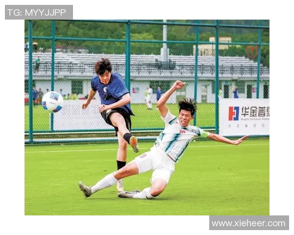 绿茵逐梦青春闪耀探寻足球激情与团队精神的无限魅力