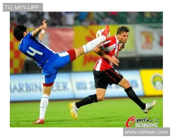 聚焦当代足球运动员成长之路与竞技精神及未来发展趋势深度解析篇